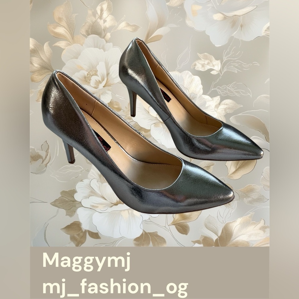 2 Lips Too Patent Leather Shiny Silver Pointed Toes 2 Inch Women Heels Size 8.5